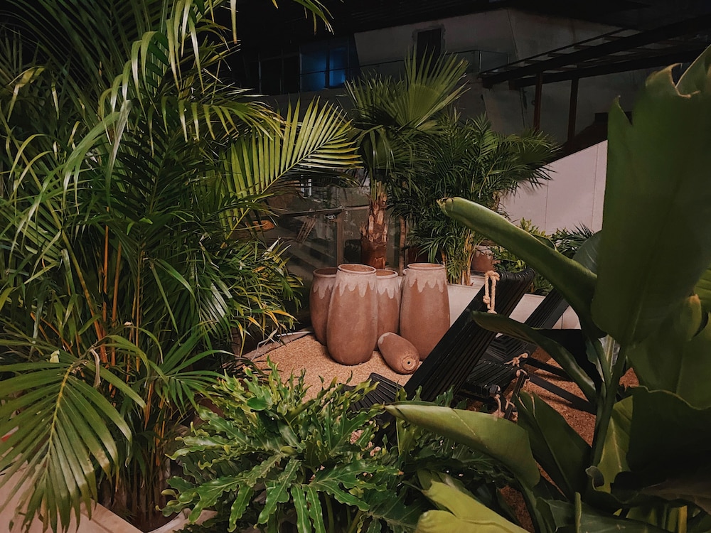 Dalian Sishi Jingyu Beach Resort Hotel