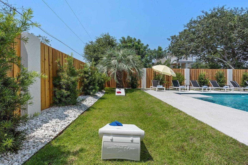 30A Born 2 Beach by Avantstay Luxury Gulf Views w/ Private Pool