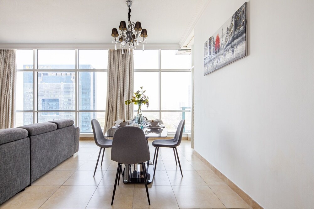 Luxury Living in This Stylish 2BR in Dubai Marina