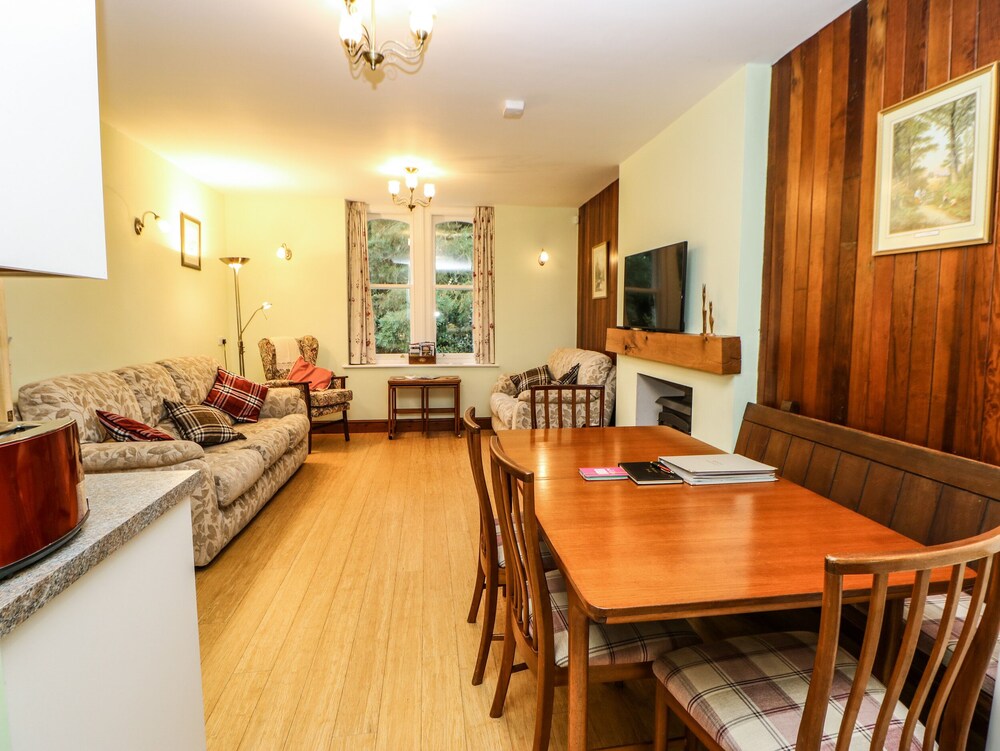 Holly Lodge