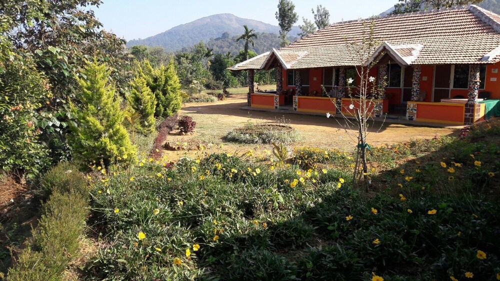 Hill Stay Cottage - A Wandertrails Stay view 5