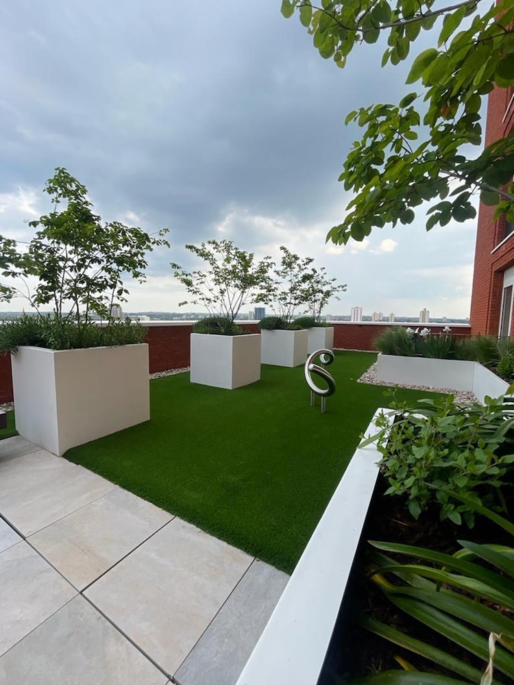Luxury 2 Bedroom Apartment Near Central London