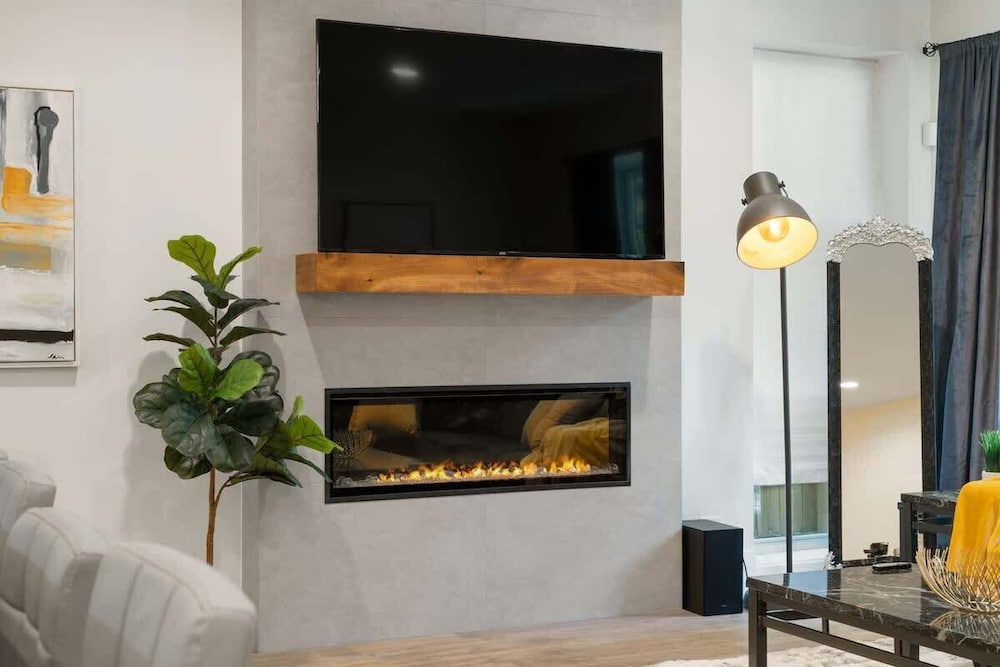 New Two Bed Condo by United Center With Balcony