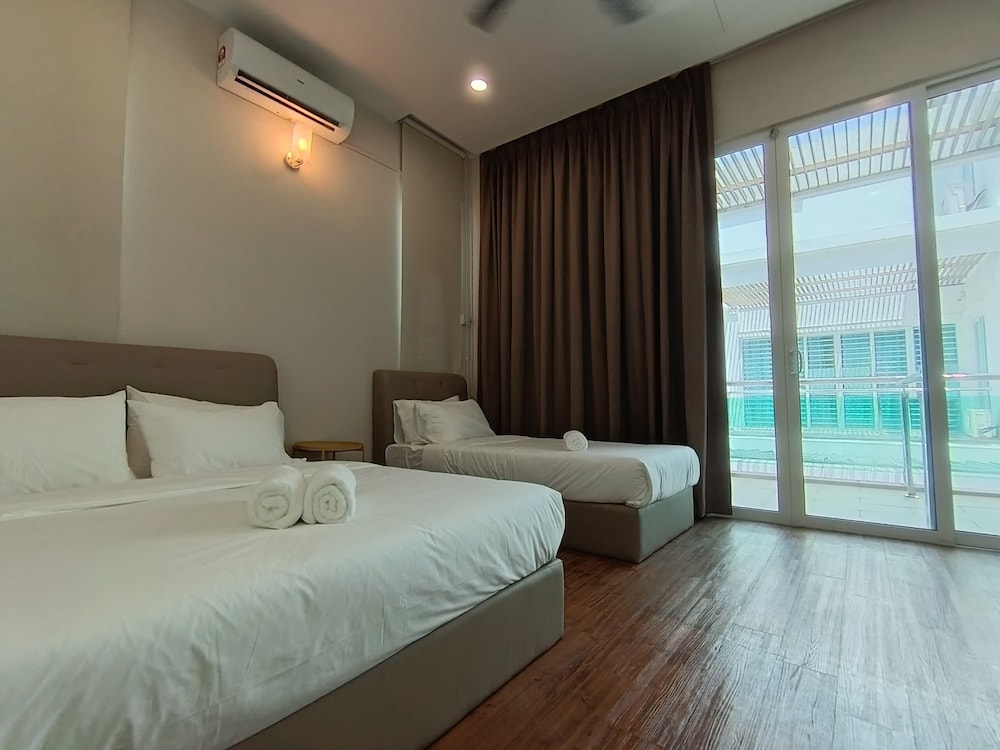 myRoom at 11 J Adams