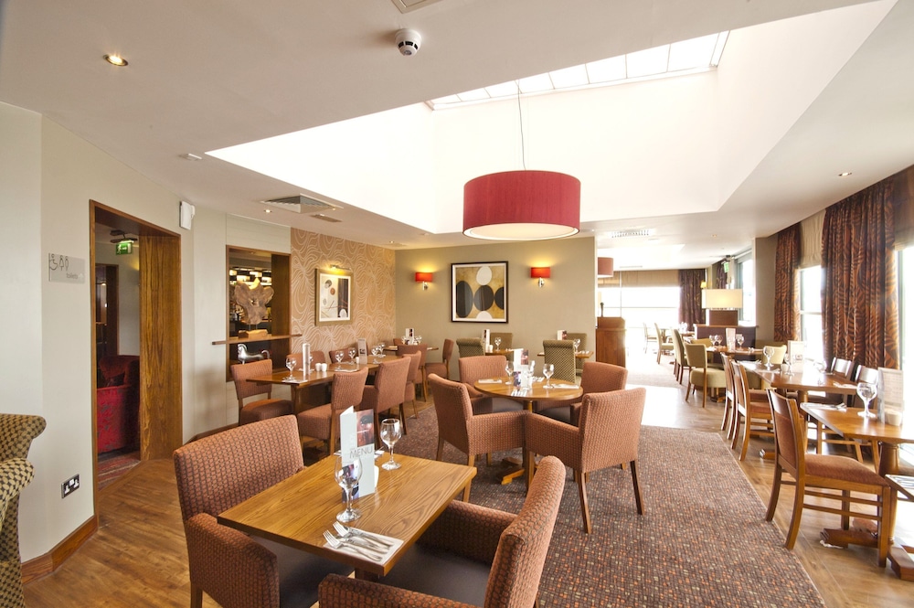 Premier Inn Edinburgh Airport - M9 Jct1 4