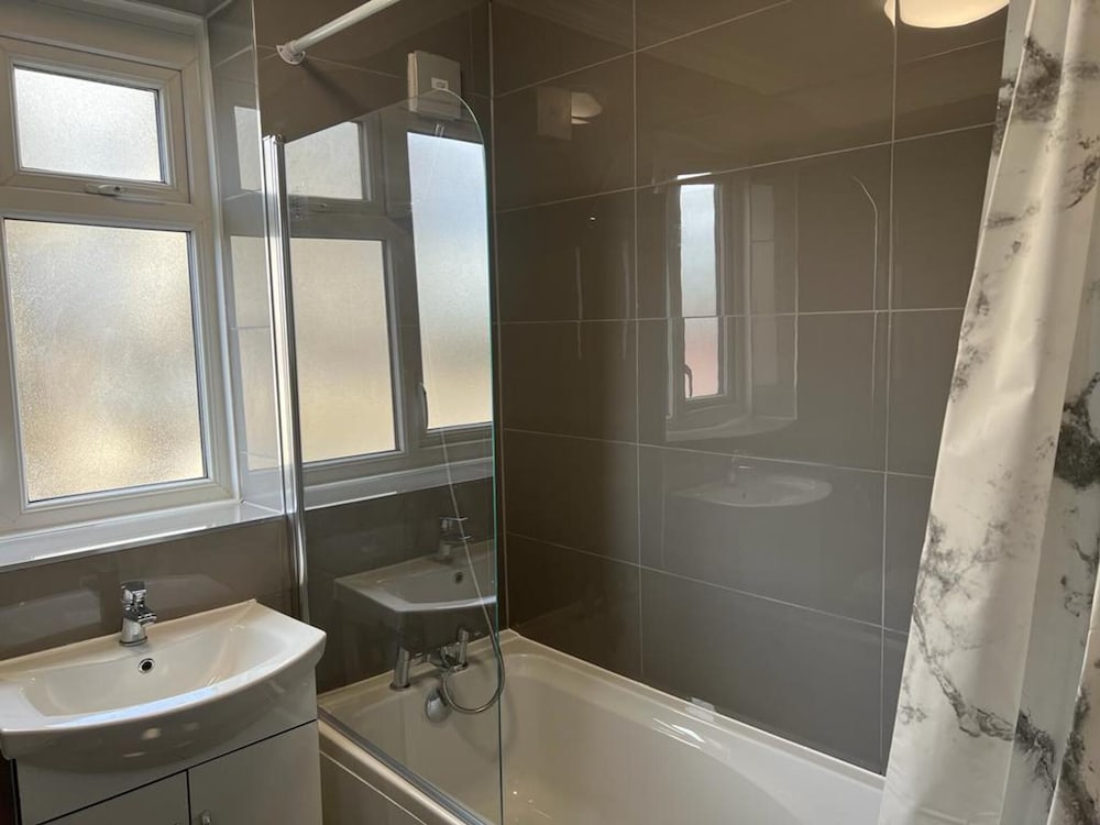 Modern Executive 2-bed Apartment in London