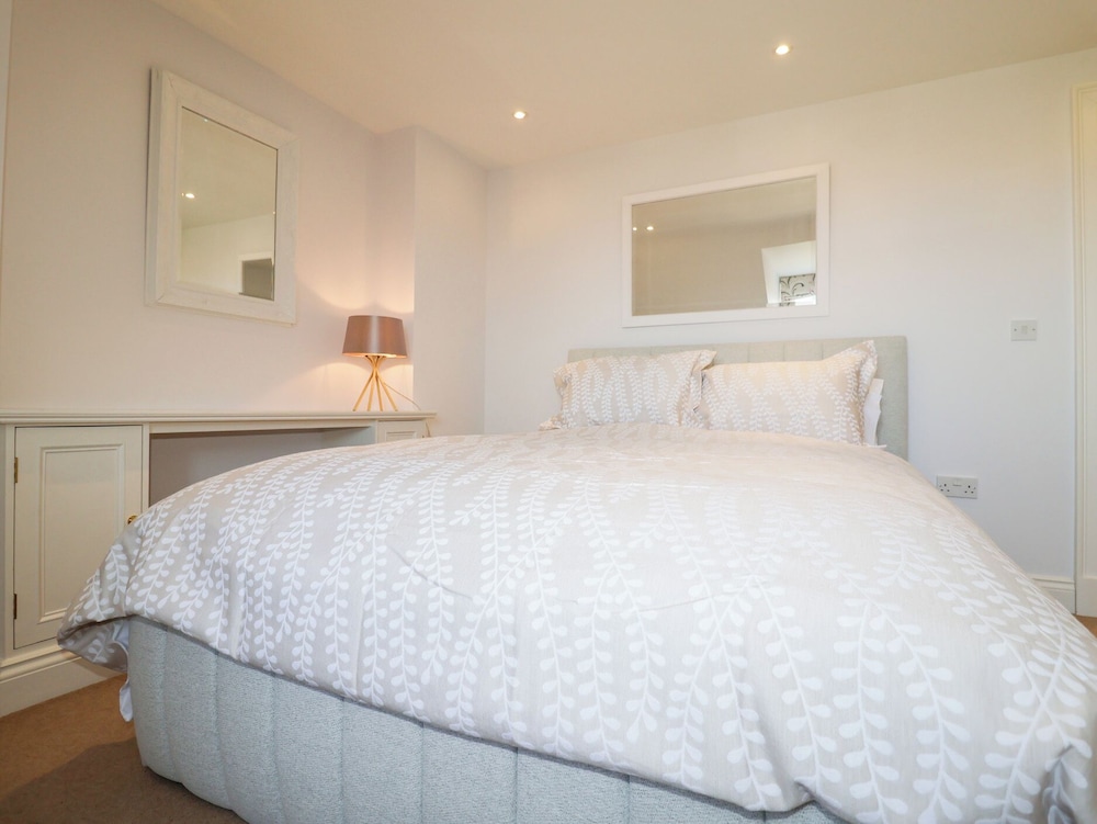 6 Willows Green