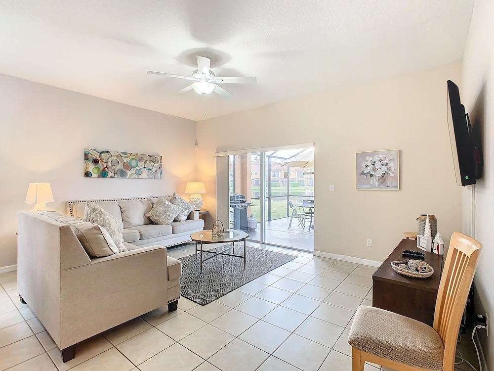 Family Getaway 4BR Townhome by Old Town