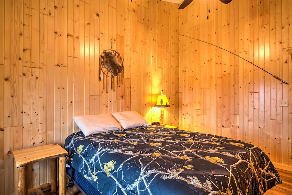 Cabin Near River - Treehouse Masters Stayed Here! view 4