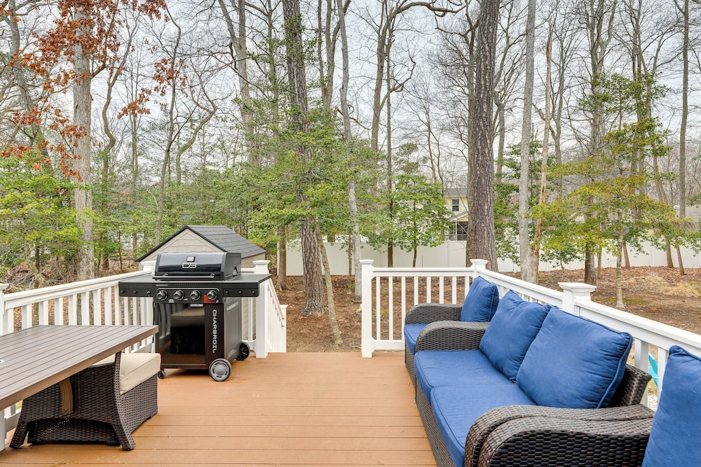 1 Mi to Outlets Ocean City: Home w/ Large Yard!