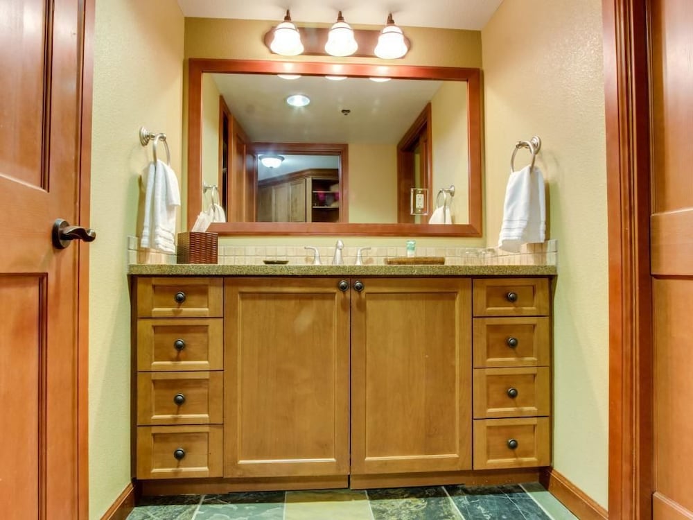 Lake Tahoe Vacations - Resort at Squaw Creek 345 and 347 - Property Image 28