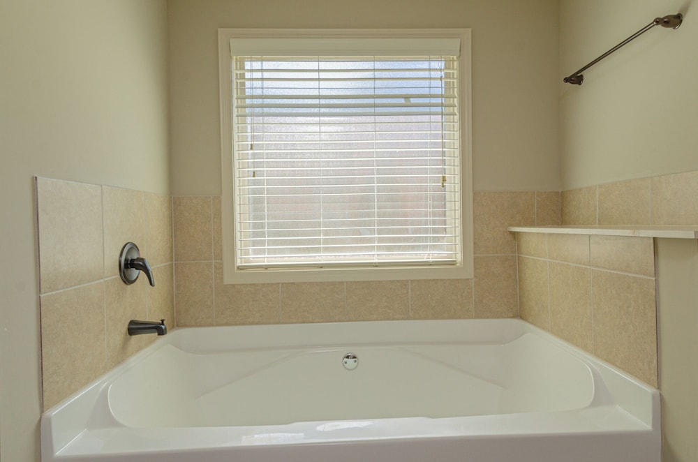 Serene Family Hideaway 4Br w Pool Table