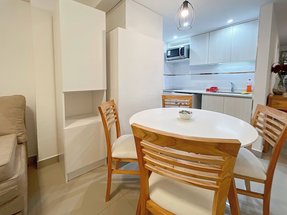 Ayres Suites Moreno
