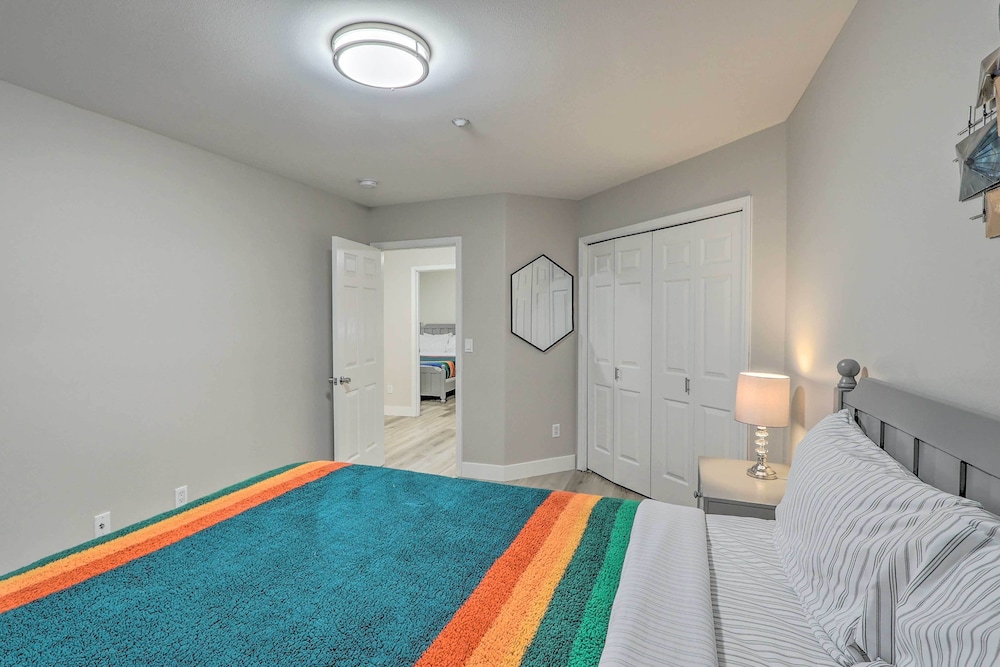 Spacious Kent Home: Great for Large Families! view 2
