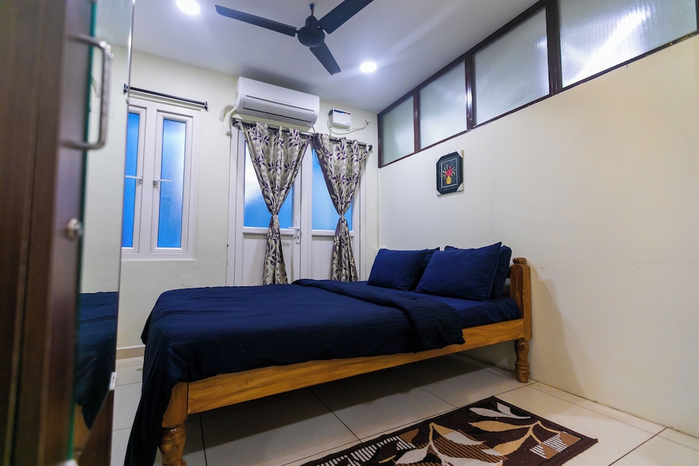 Roscotel Bay Stays 2BHK Near White Town view 4