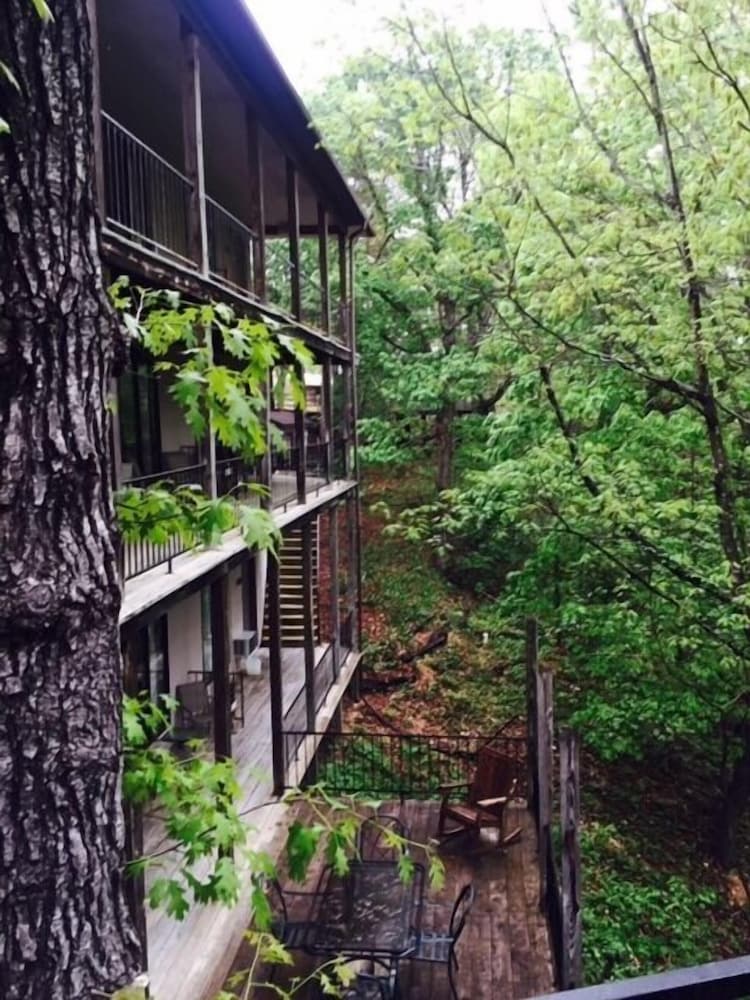 Compton Ridge Resort