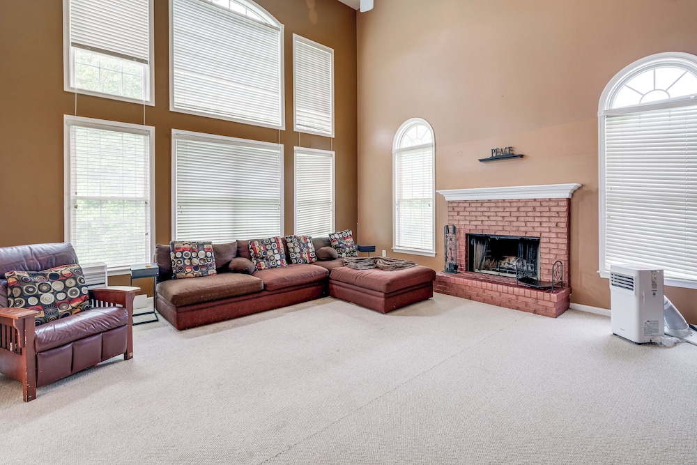 4 Mi to Dulles Airport: Spacious D.c. Area Home