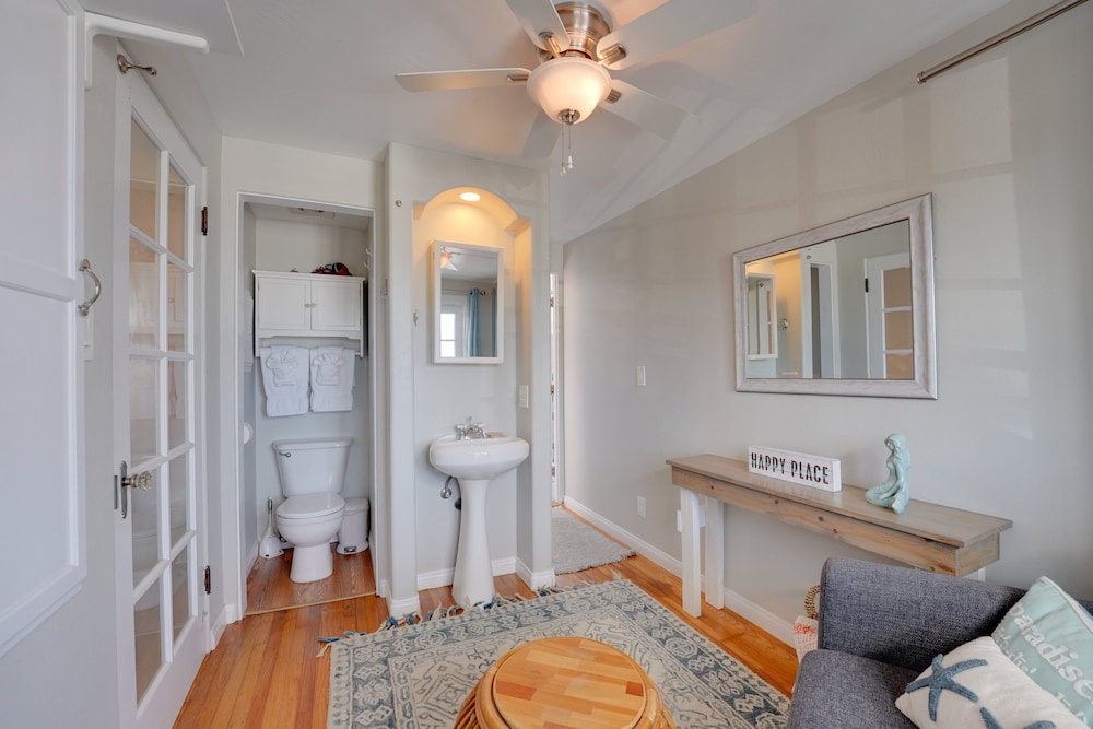 Coral Cottage