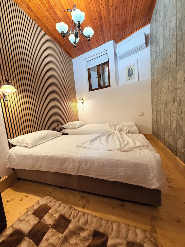 Old Town Guesthouse Guri