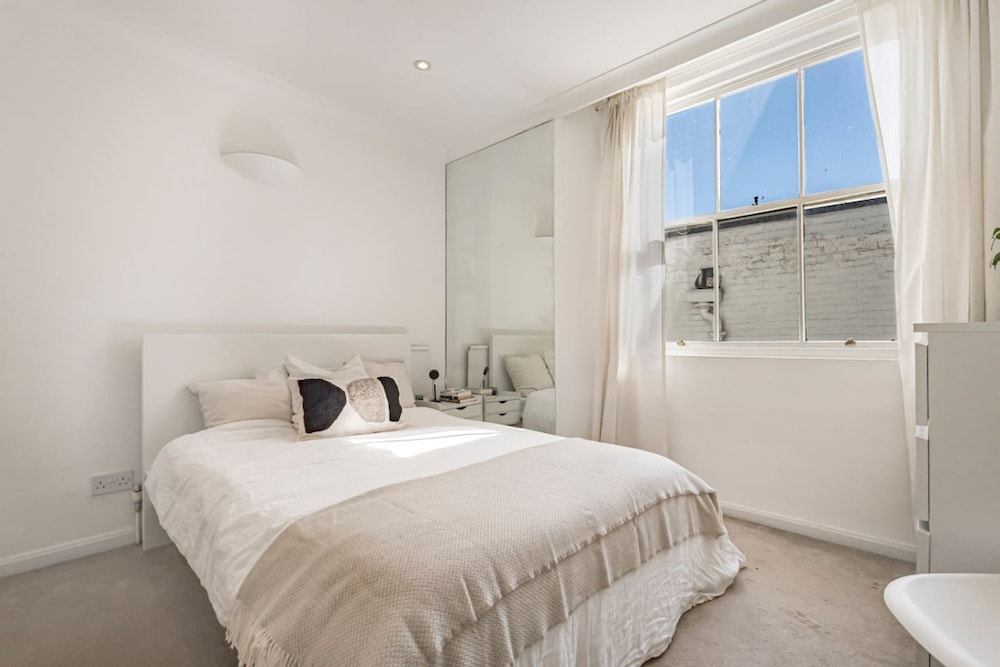 2-bed Knightsbridge Home