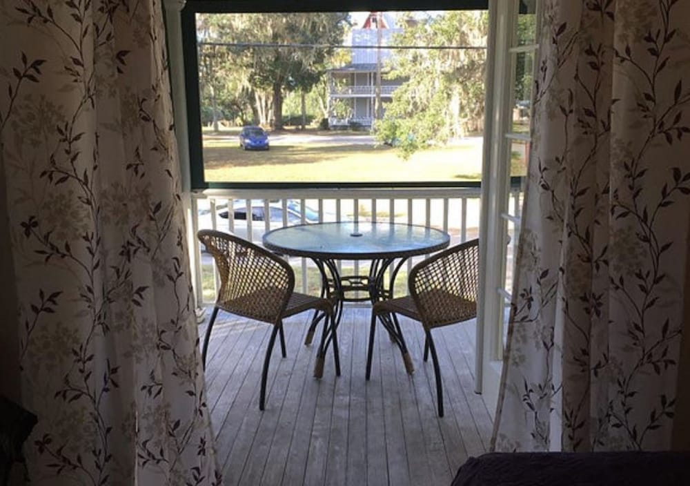 Dolan House B&B