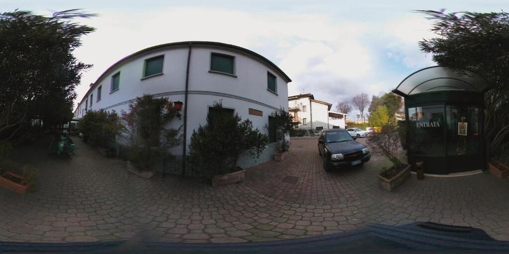 Photo 51