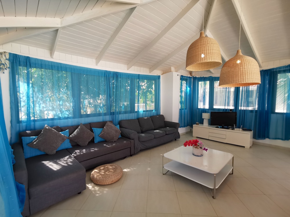 Los Corales Tropical Beach Resort & SPA