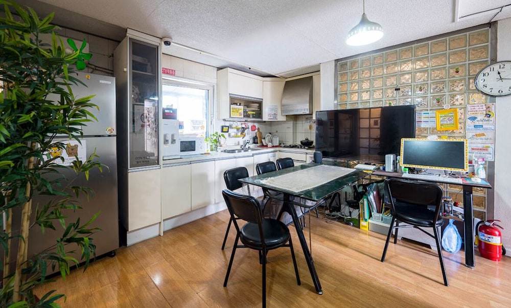 Mamas and Papas Guesthouse and Apartments in Seoul