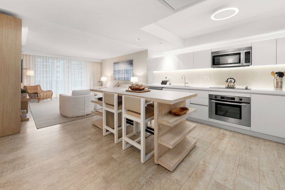 Luxury Vacation Rentals at 1 Hotel & Homes by LRMB