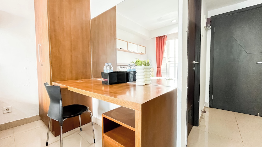 Modern Pop Urban Studio At Tamansari The Hive Apartment