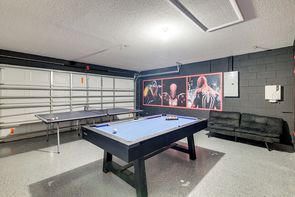 Pool & Game Room: Pet-friendly Gem in Davenport