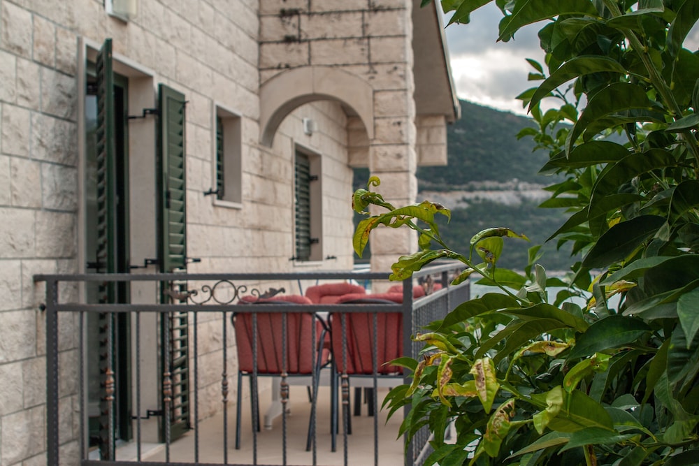 Villa Anteo view 3