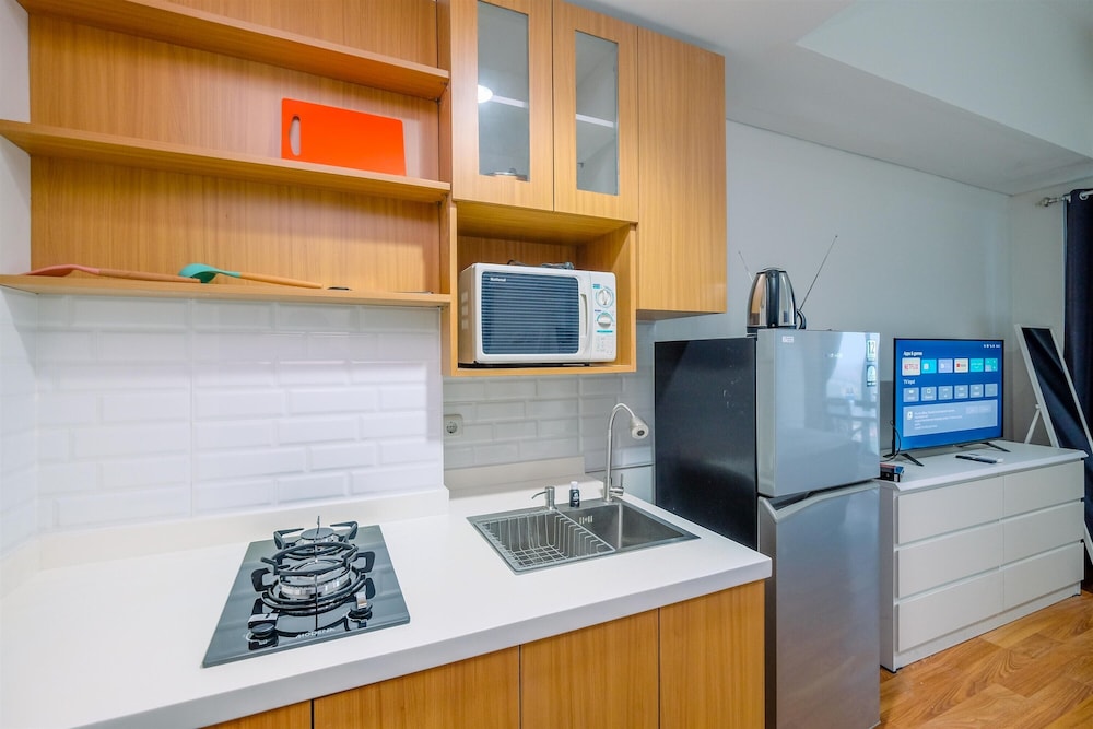 Comfy And Nice Studio At Lrt City Bekasi Apartment