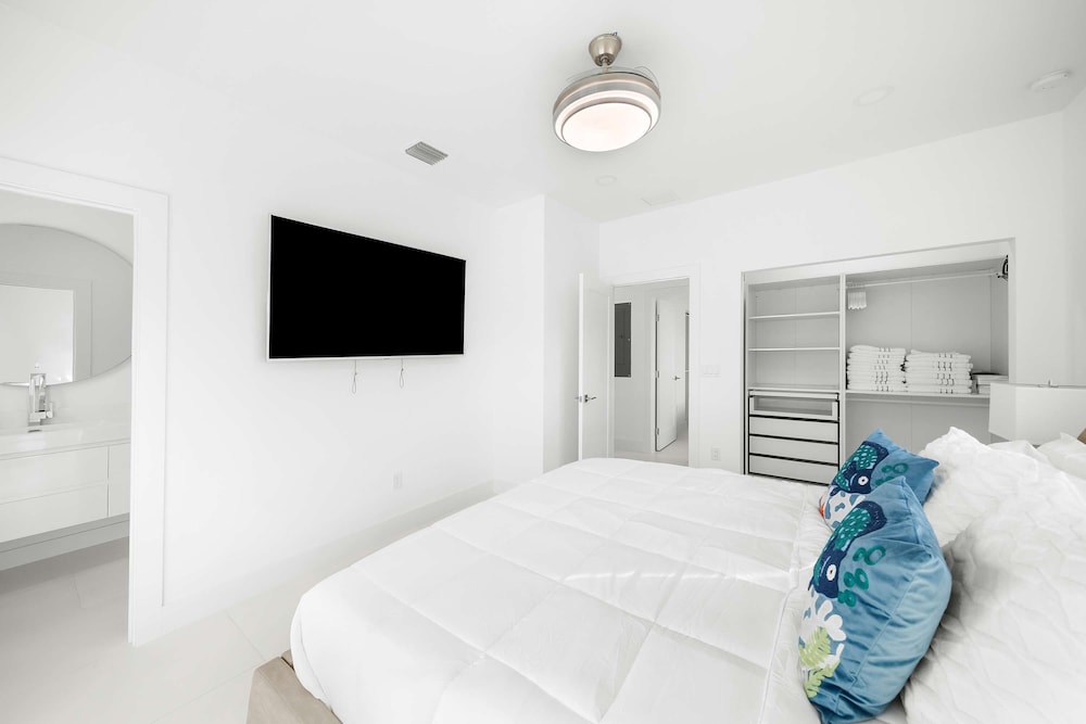 Azul Paradise - Waterfront - Heated Pool - Dock