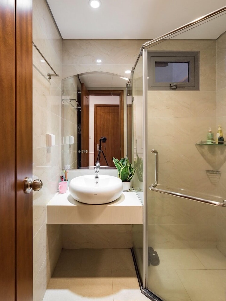 Bom Homestay Vinhomes Times City
