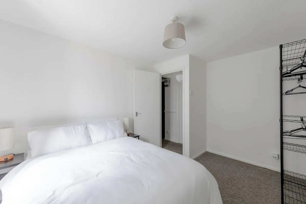 Vibrant & Snug 2BD Flat - Beckton