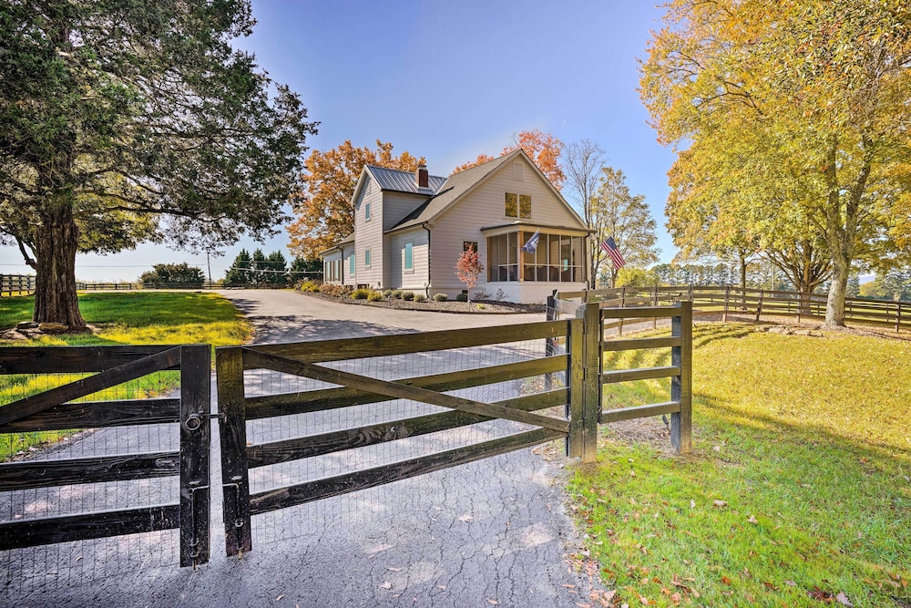 Spacious Home + Acreage, 16 Mi to Chattanooga view 2