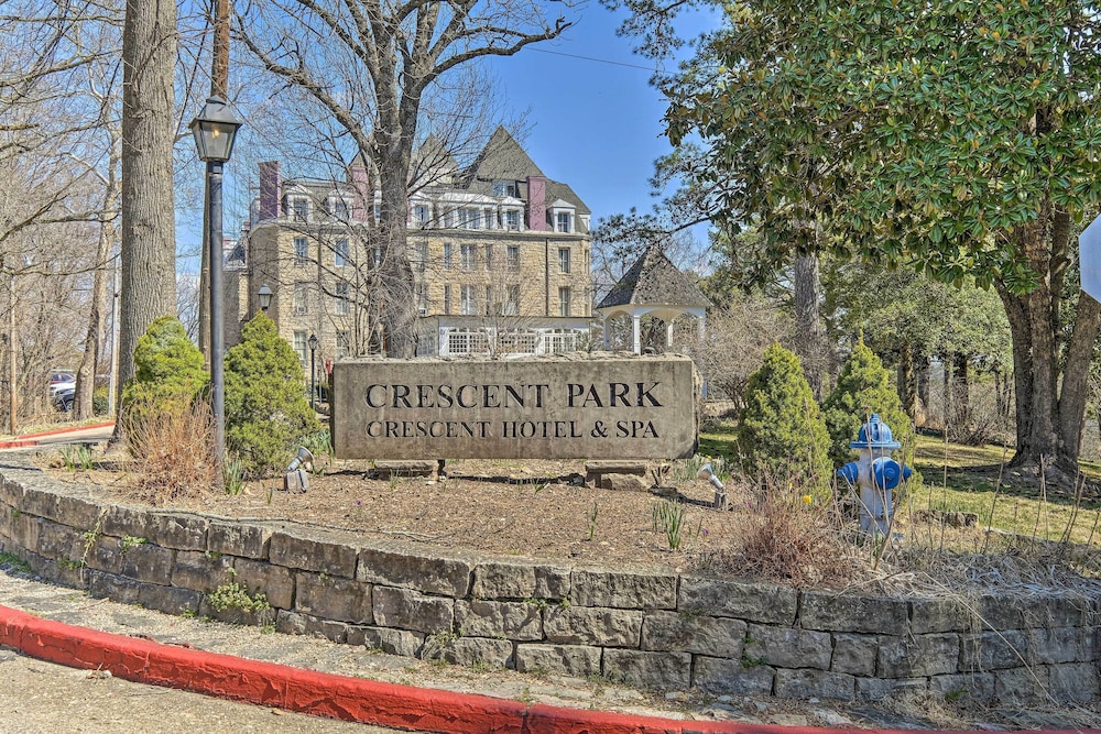 Eclectic 'osage Cottage' in Historic District