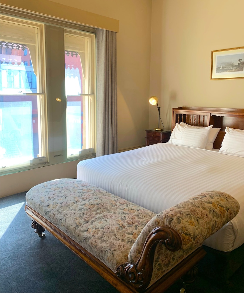 The Macquarie Hotel