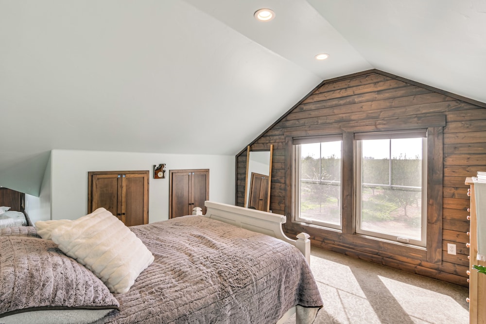 Home Near Sacramento River w/ Deck & Fire Pit view 3
