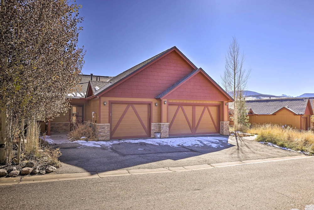 Gorgeous Fraser Townhome w/ Private Hot Tub! view 5