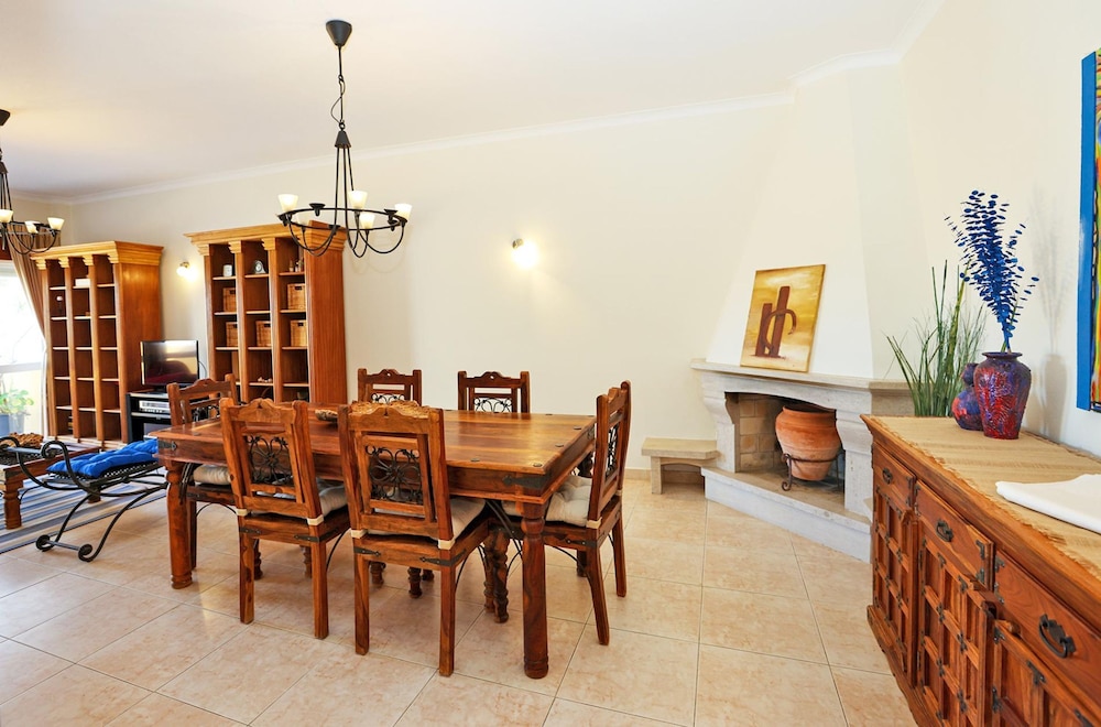 C25 - Town Center Apartment in Lagos