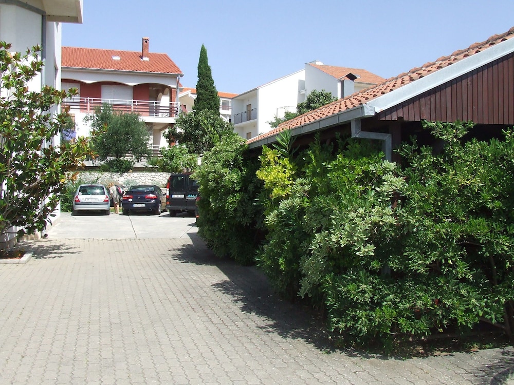 Photo 32