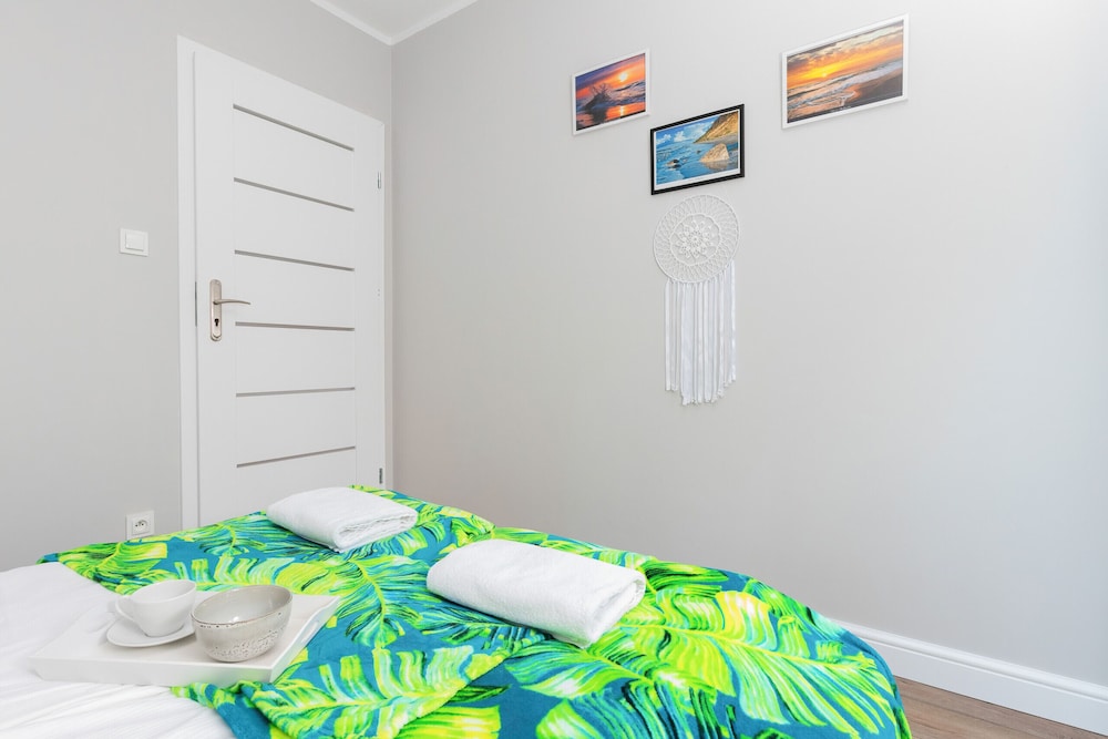 Coast Apartment With Terrace by Renters