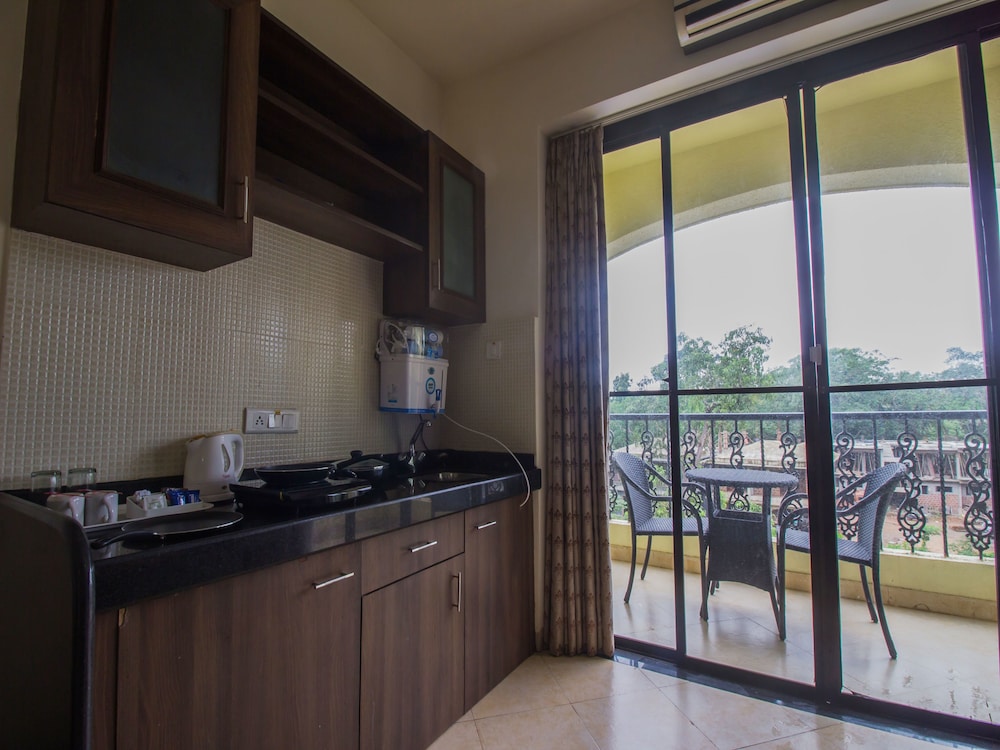 OYO 16805 Home Pool View 2BHK Assagaon