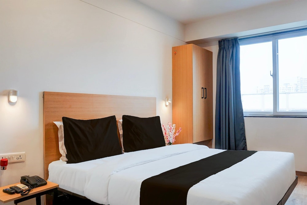 Cozy Deluxe Stays at Balewadi Pune