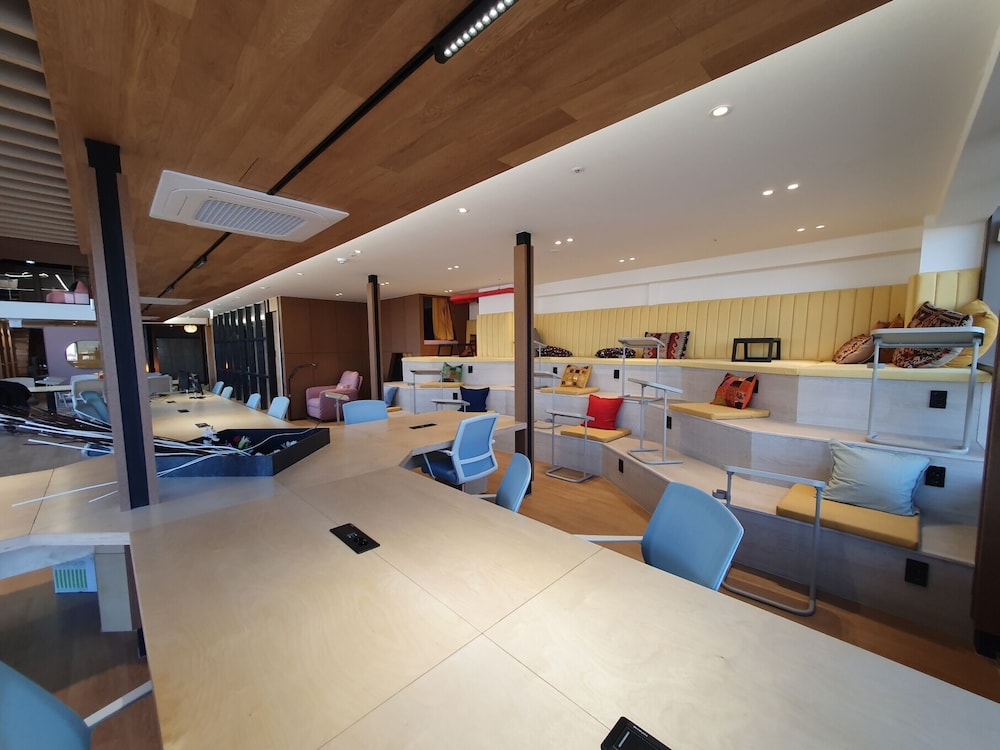 Nomad Live Hostel