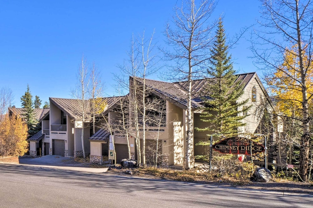 Walk to Lifts: 'chimney Ridge' Townhome w/ Hot Tub view 5