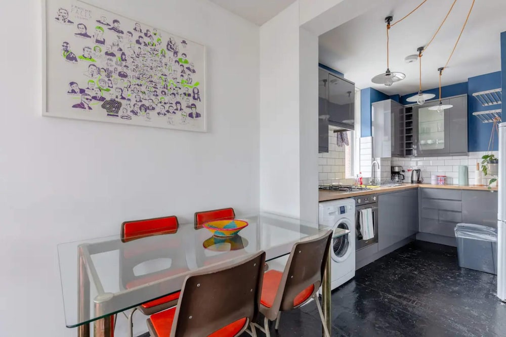 Bright & Spacious 2BD Flat - Hackney