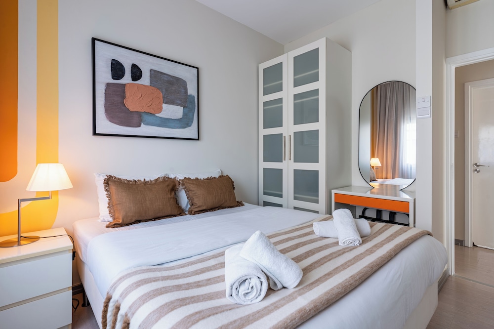 Local Host Living - Signature Apartments in Nicosia